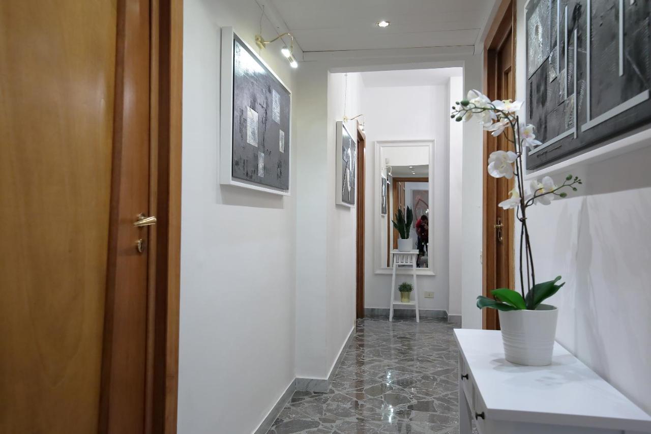 Stazione Centrale Bari Suppa G & C Italia Hotel Exterior photo