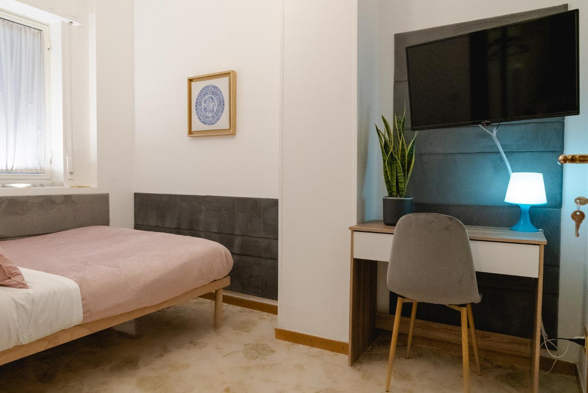 Stazione Centrale Bari Suppa G & C Italia Hotel Exterior photo